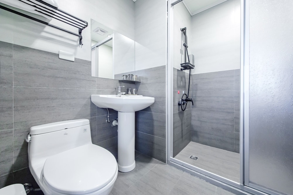 Quadruple Room, Lake View - Photo 13