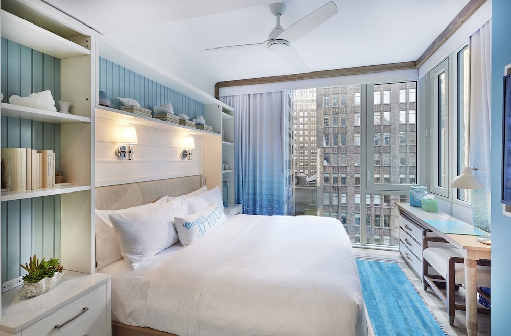 Studio Suite, 1 King Bed with Sofa bed