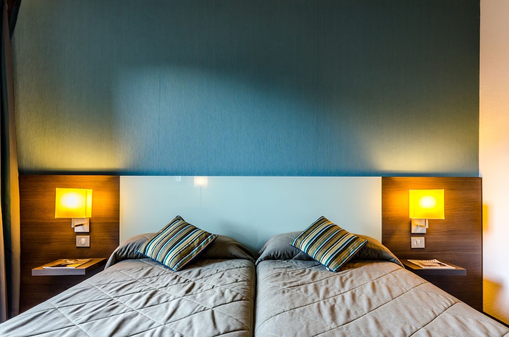 Twin Room - Photo 10