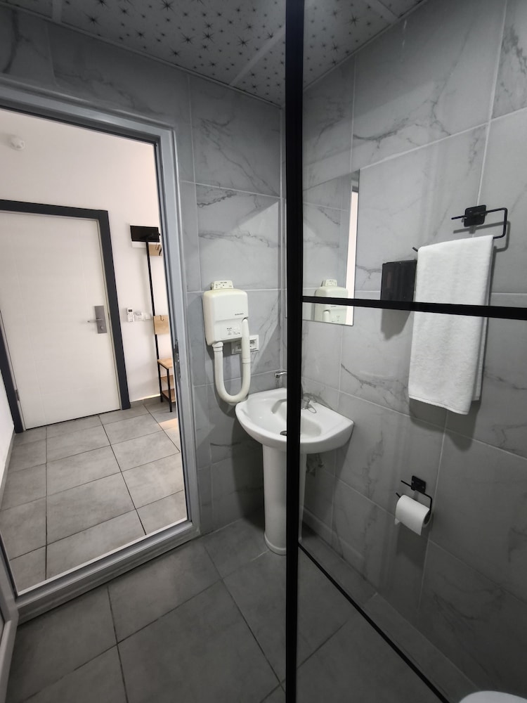Standard Triple Room (without balcony) - Photo 13