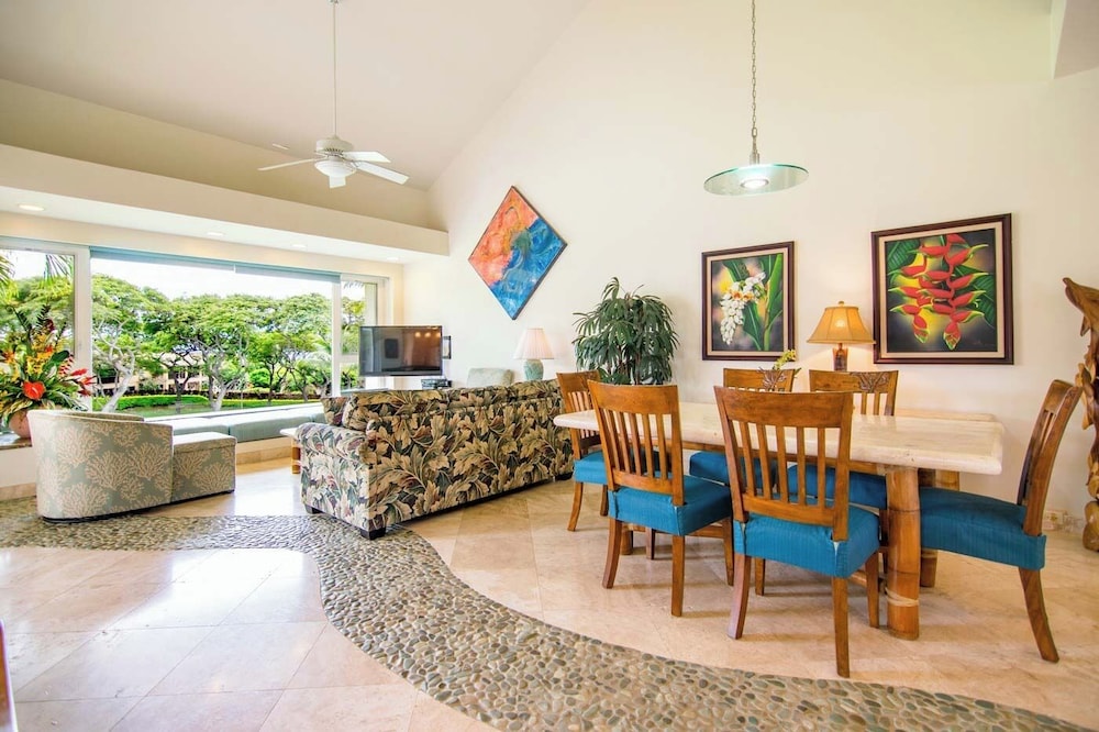 Villa, 2 Bedrooms (1806, 2 Bath) photo 1