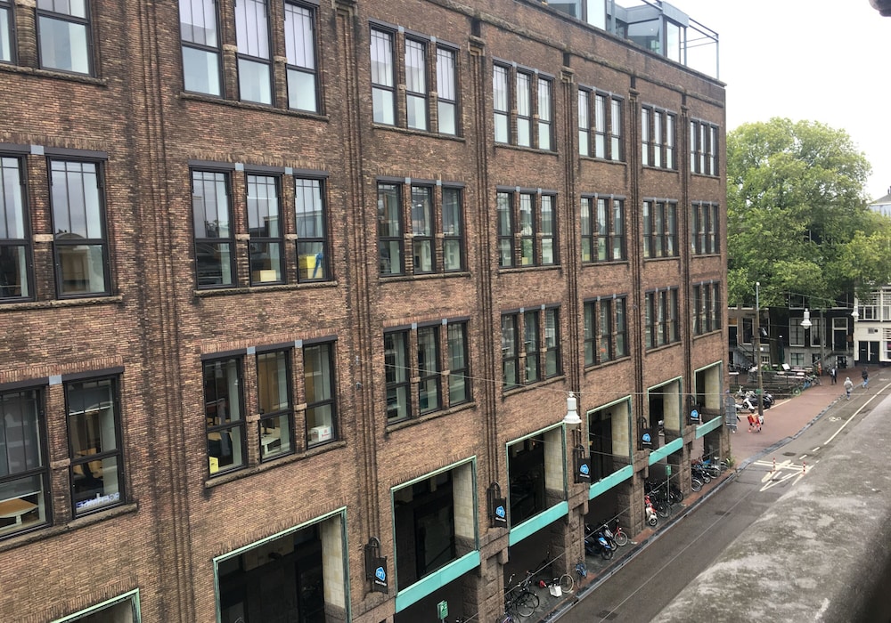 Economy Triple Room, 3 Twin Beds, Private Bathroom, City View photo 2