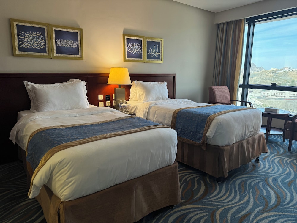 City Twin Room photo 1