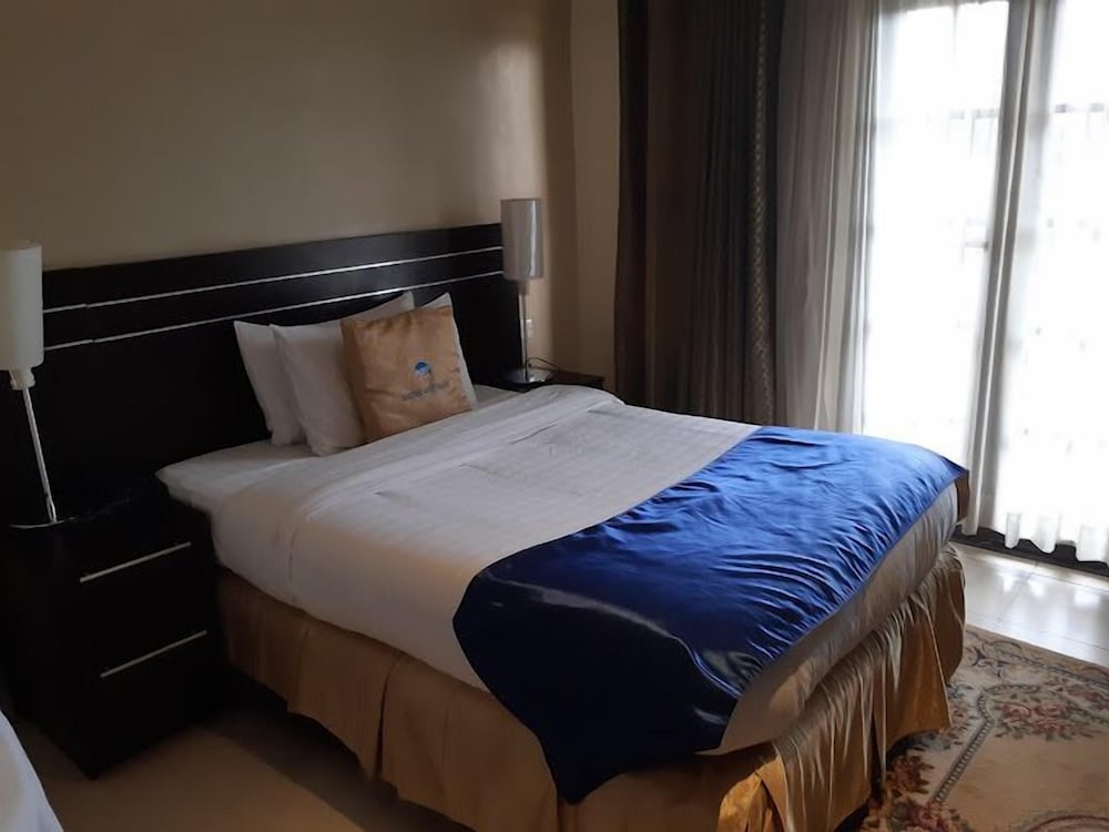 Deluxe Room, Balcony, City View photo 2