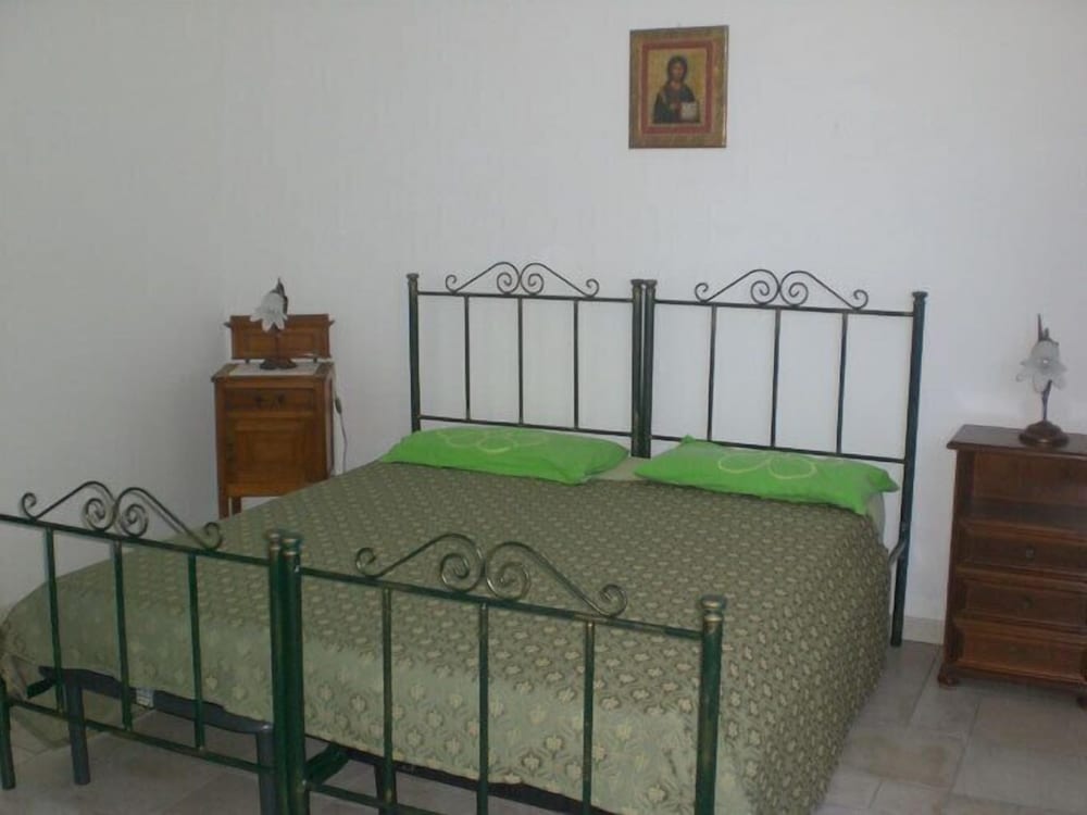 Triple Room, Courtyard View