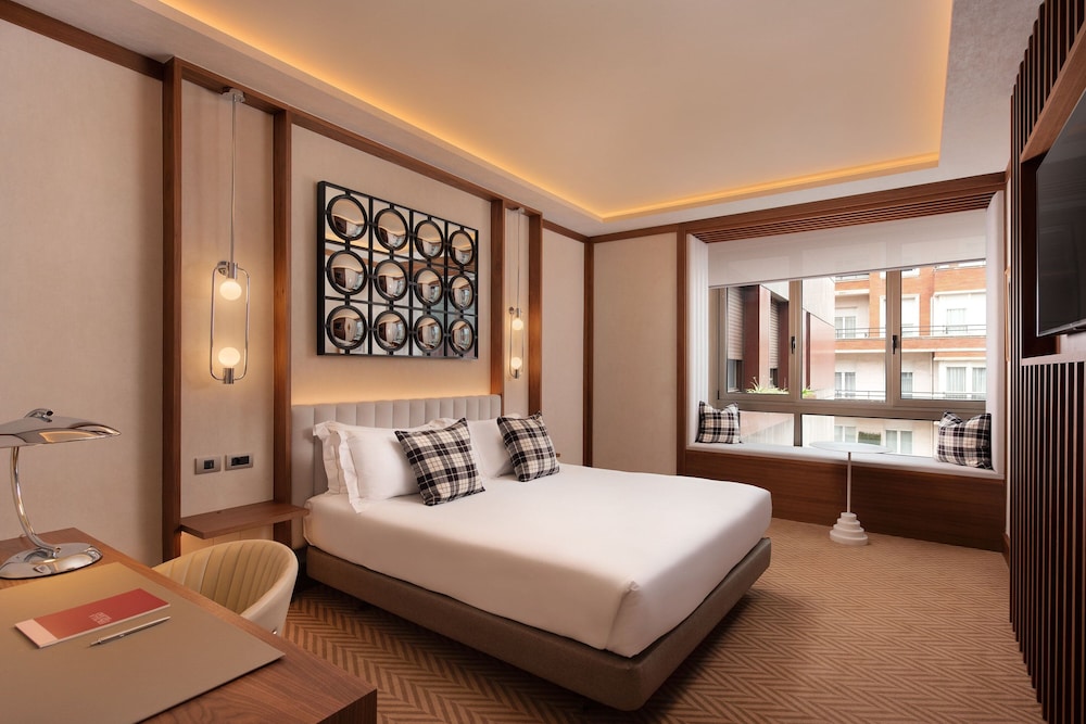 Superior Room, 1 King Bed, City View (Stylish)