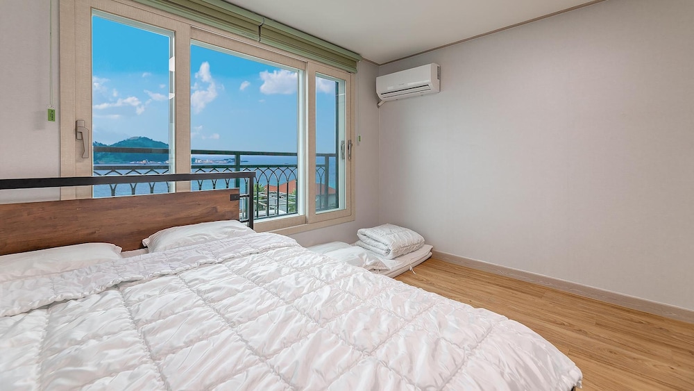 Basic Room, 2 Bedrooms (1Cheng (Half Ocean View)) photo 1