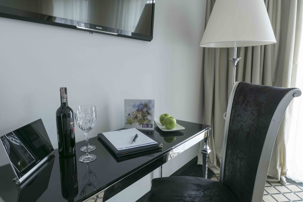 Deluxe Double Room photo 2