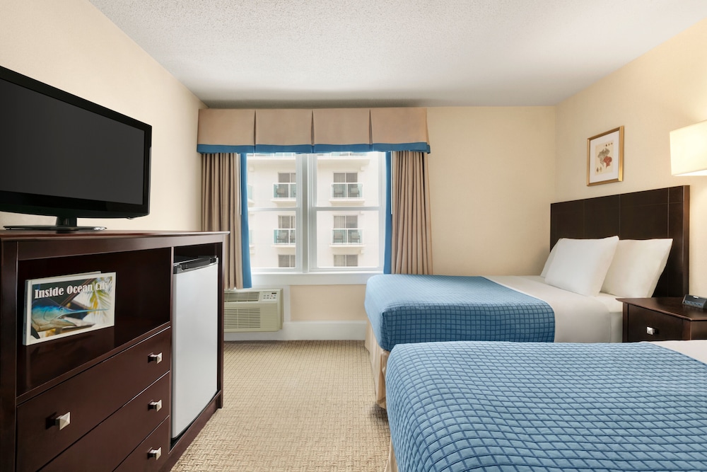 Standard Room, 2 Double Beds - Photo 5