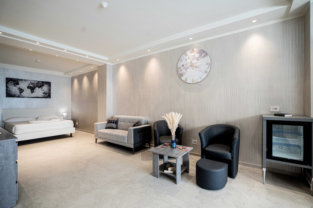 Luxury Studio Suite - Photo 1