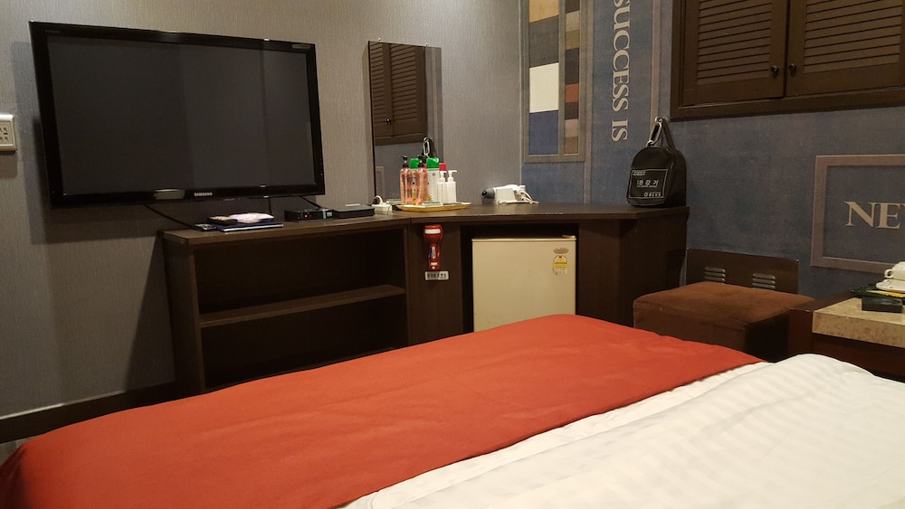 Standard Room (Check-in: Friday 10 PM/Saturday 11 PM)