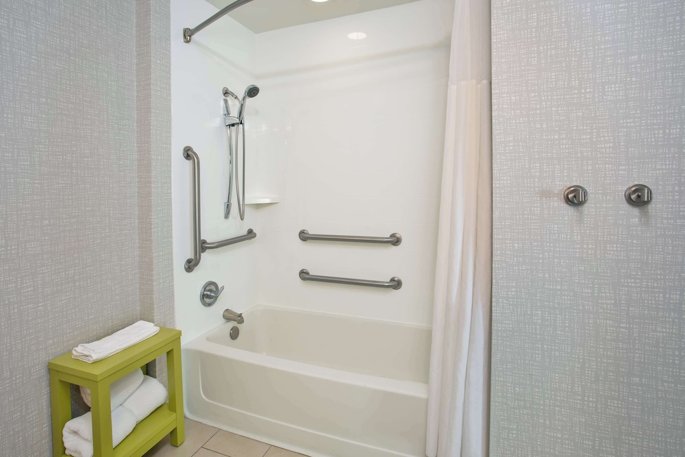 Room, 1 King Bed with Sofa bed, Accessible, Bathtub (Mobility/Hearing) - Photo 1
