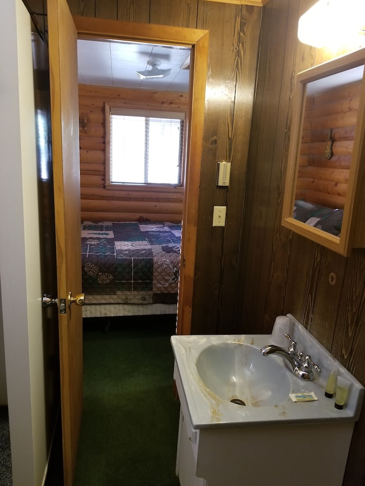 Comfort Cabin, 1 Bedroom, Kitchenette, Mountain View photo 3