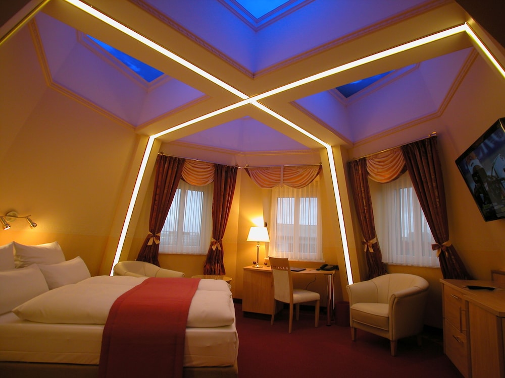 Tower Room photo 2