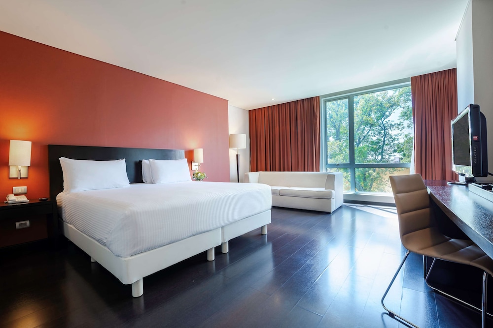 Junior Suite (Extra Bed 3 Adults) - Photo 2