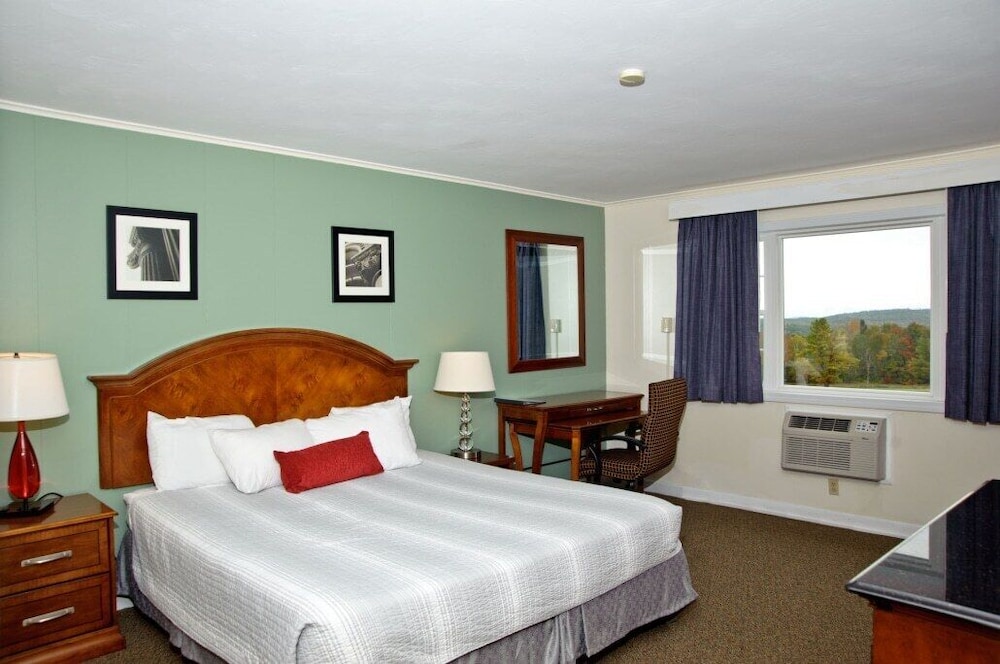 Maine Inn Family Suite, 1 King Bed with Sofa bed, Non Smoking photo 1