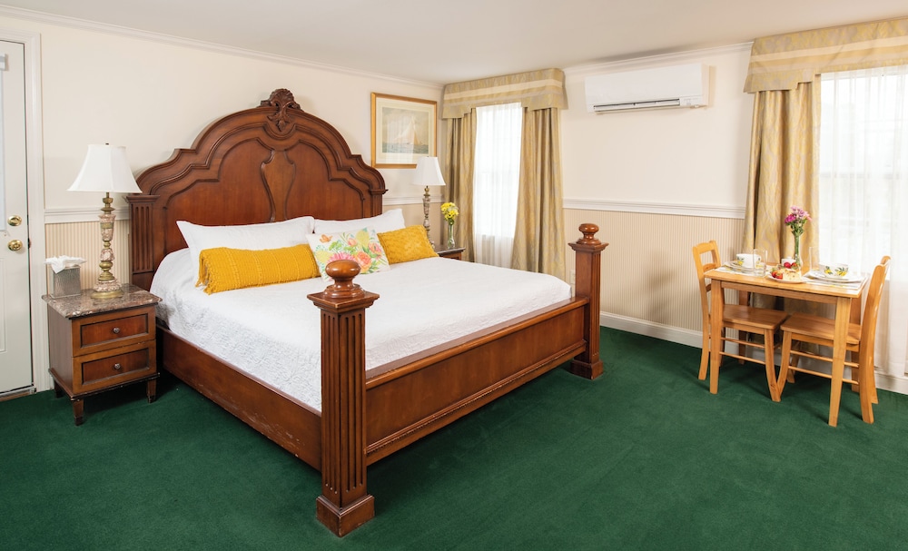 Traditional Apartment, 1 King Bed (No Pets) - Photo 2