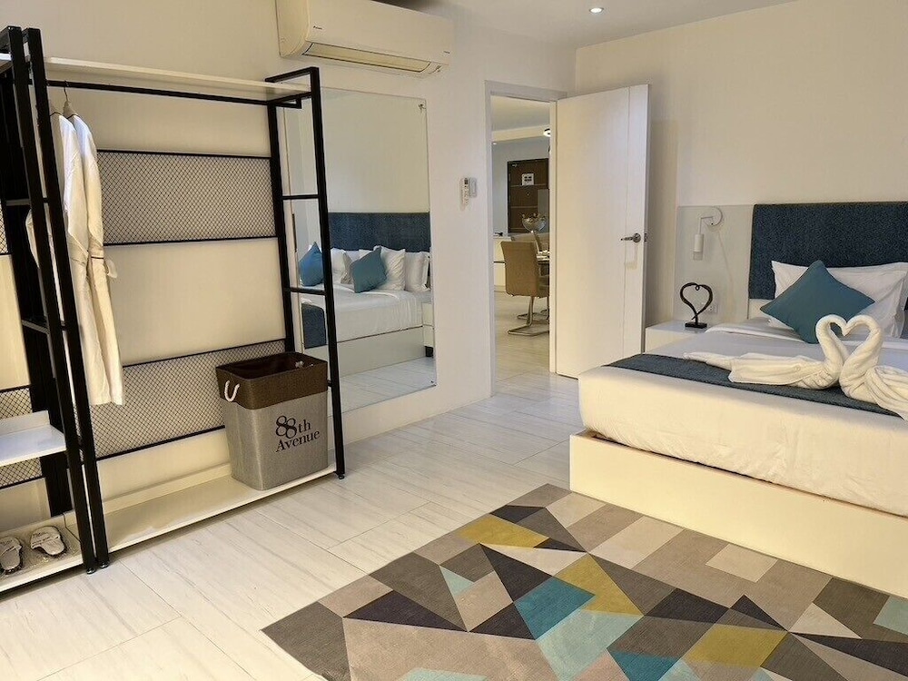 Premier Penthouse - Photo 3