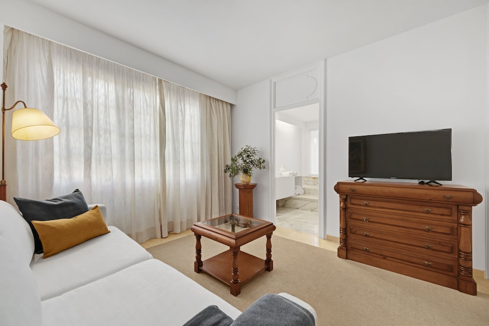 Suite, Terrace, Pool View photo 3