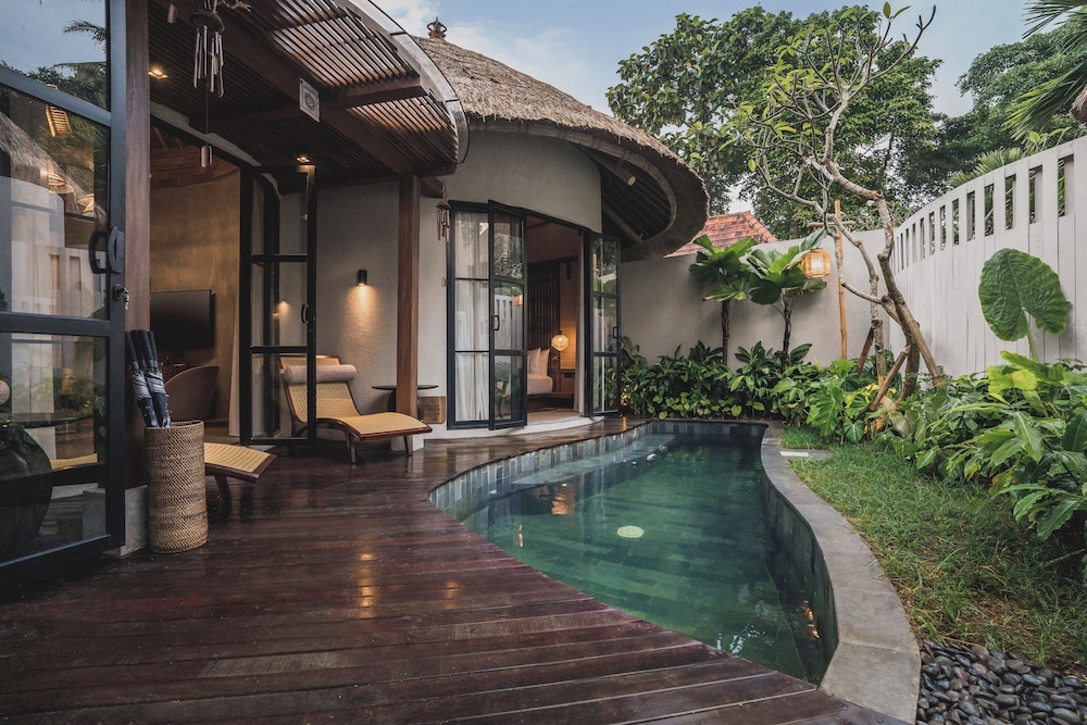 Grand Two Bedroom Villa with Private Pool - Photo 9