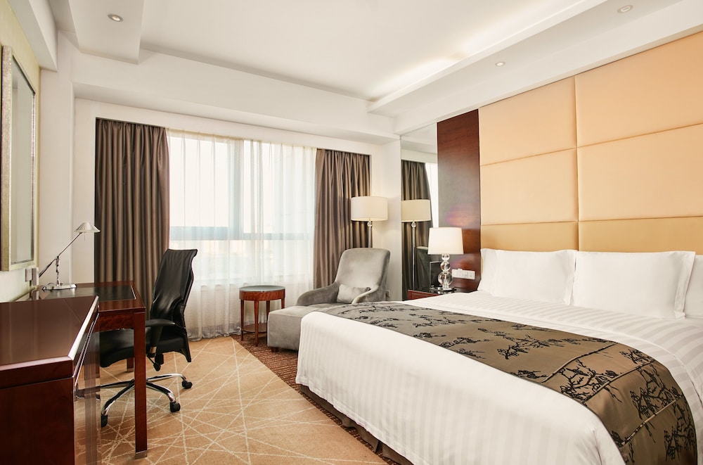 Standard Room, 1 King Bed - Photo 1
