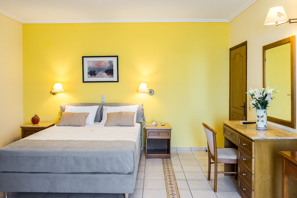 Suite, 2 Bedrooms, Partial Sea View