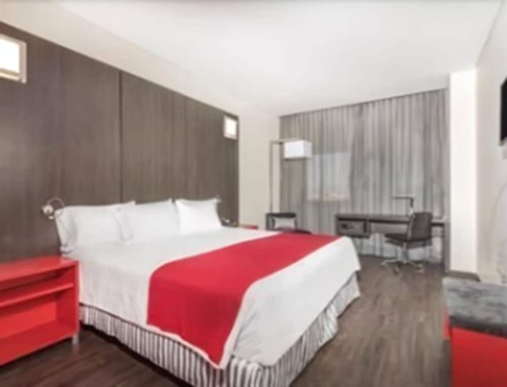 Room, 1 King Bed, Non Smoking photo 2
