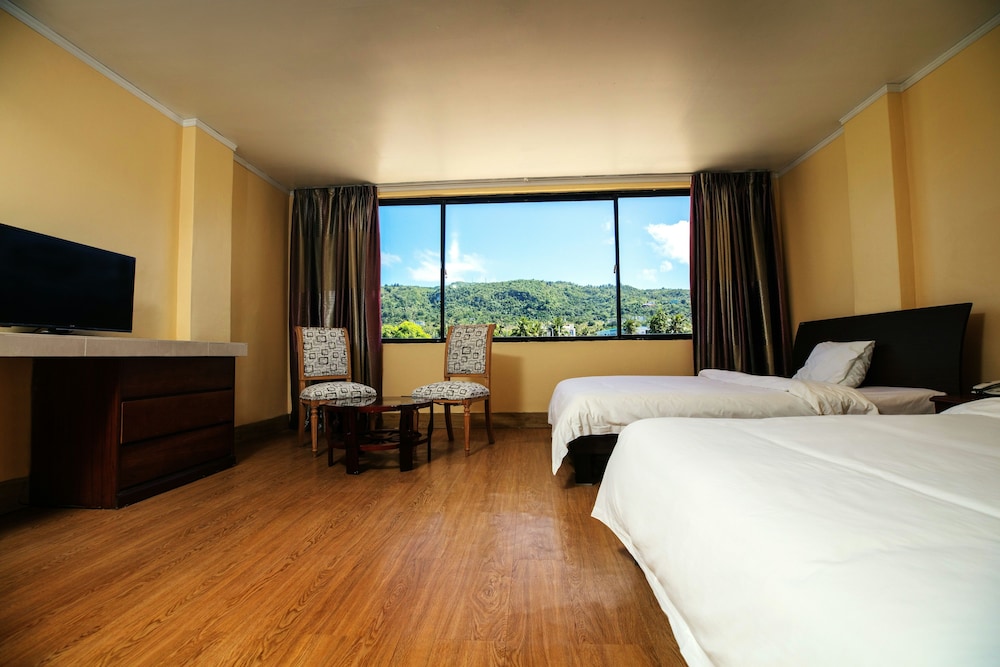 Standard Double or Twin Room, Mountain View photo 1