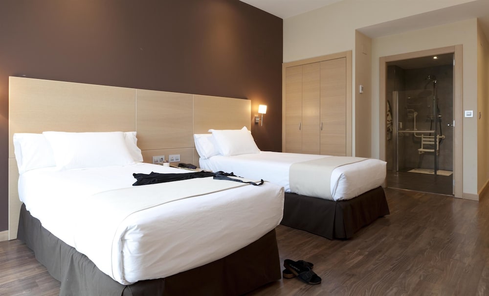 Double or Twin Room - Photo 1