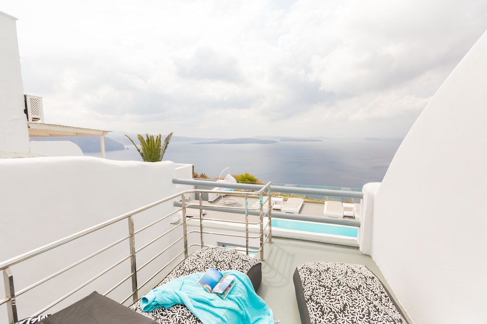Honeymoon Suite, Hot Tub - Photo 18