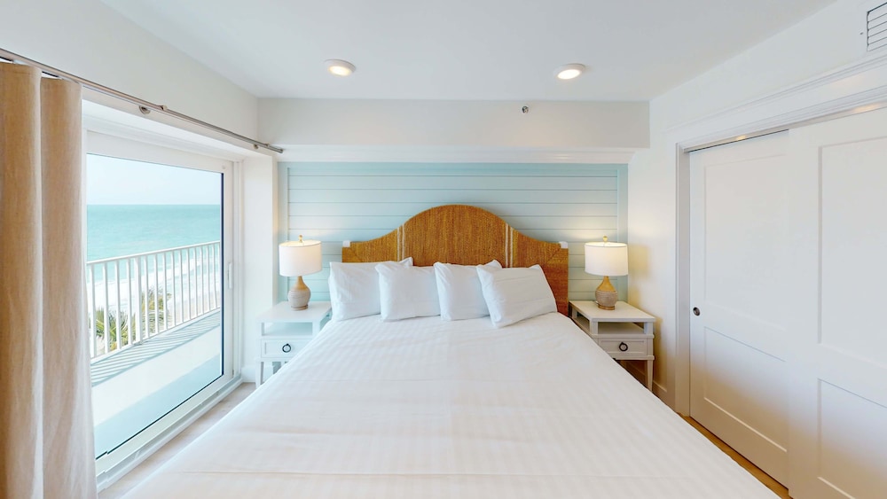 2 Bedrooms, Balcony, Gulf View