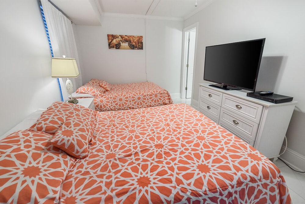 Condo, 2 Bedrooms, Balcony, Beachfront (308) photo 1