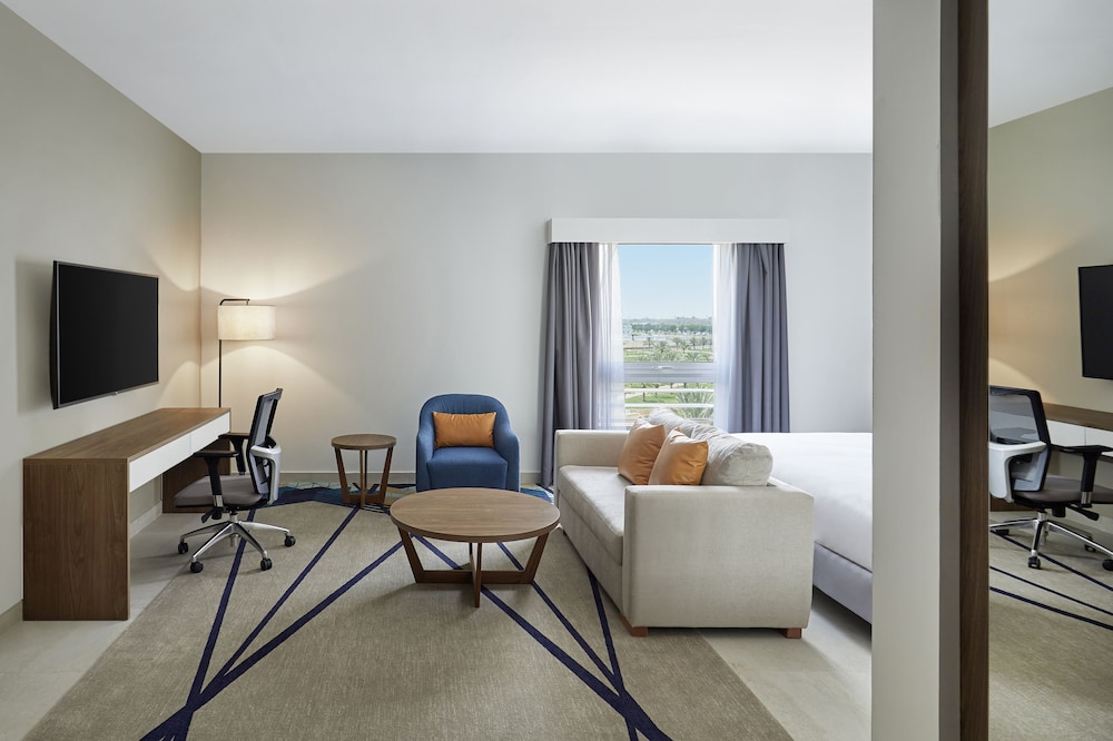 Suite, 1 King Bed (Living Dining Area)
