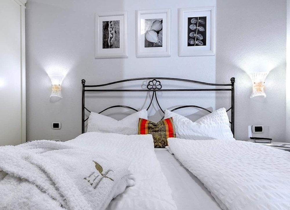 Comfort Room, 1 Bedroom, Balcony, Mountainside