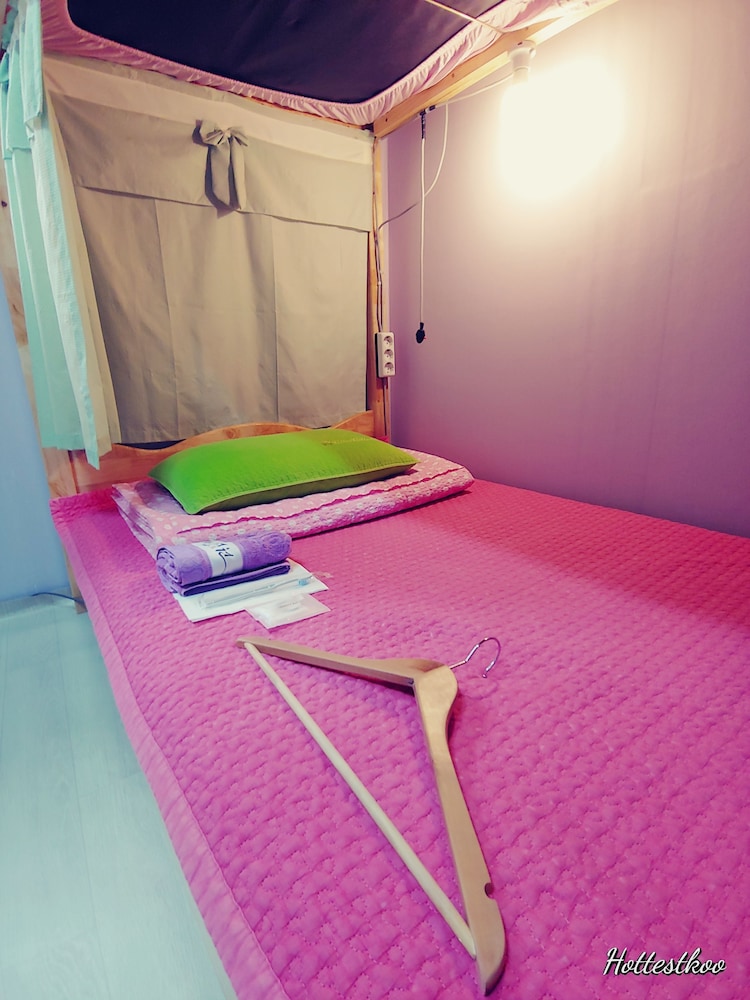 Basic Shared Dormitory, Women only, Private Bathroom (8 people) photo 3