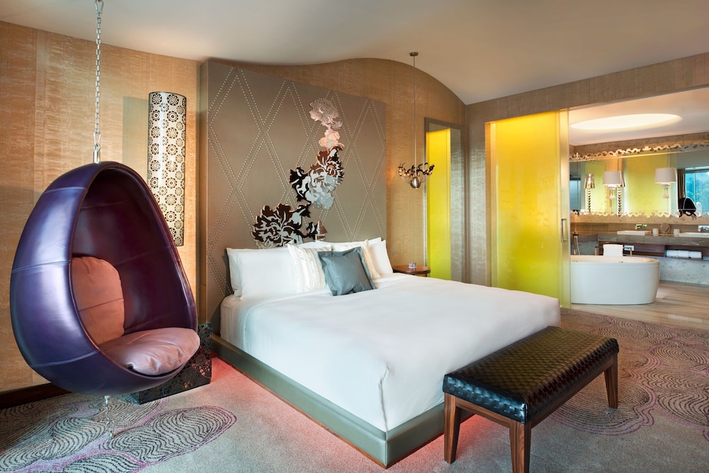 Suite, 1 Bedroom, Balcony photo 3