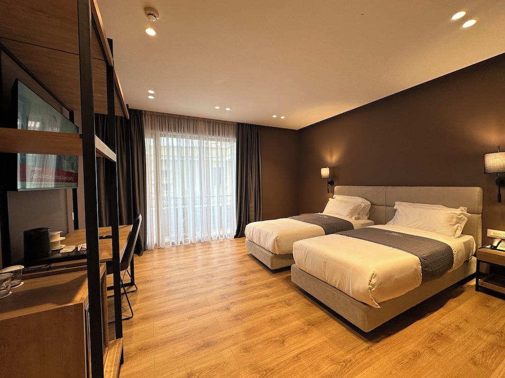 Deluxe Double or Twin Room photo 1