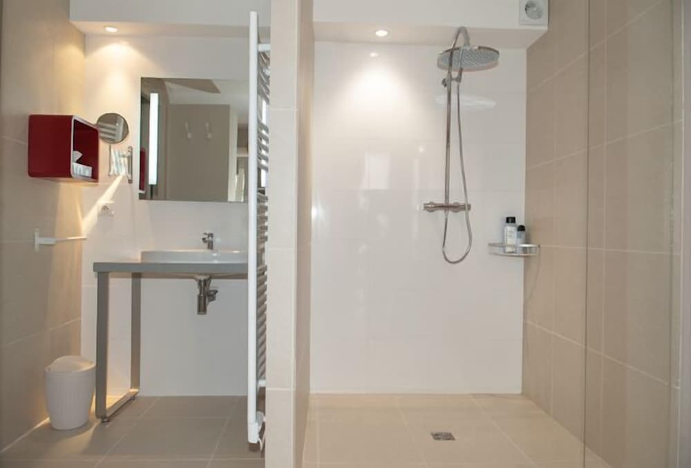 Double or Twin Room photo 3