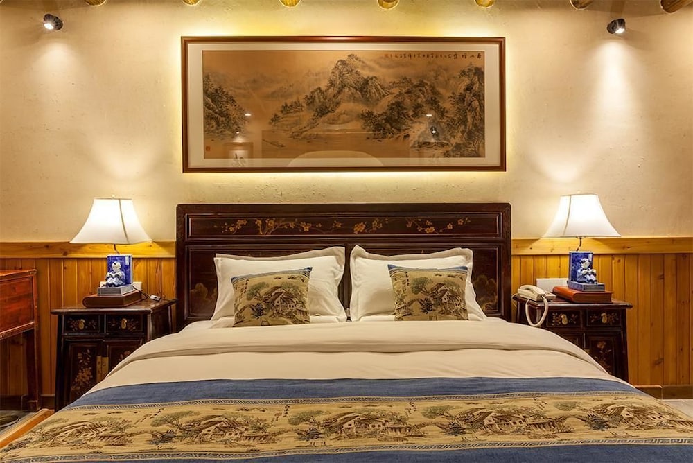 Deluxe King Room photo 2