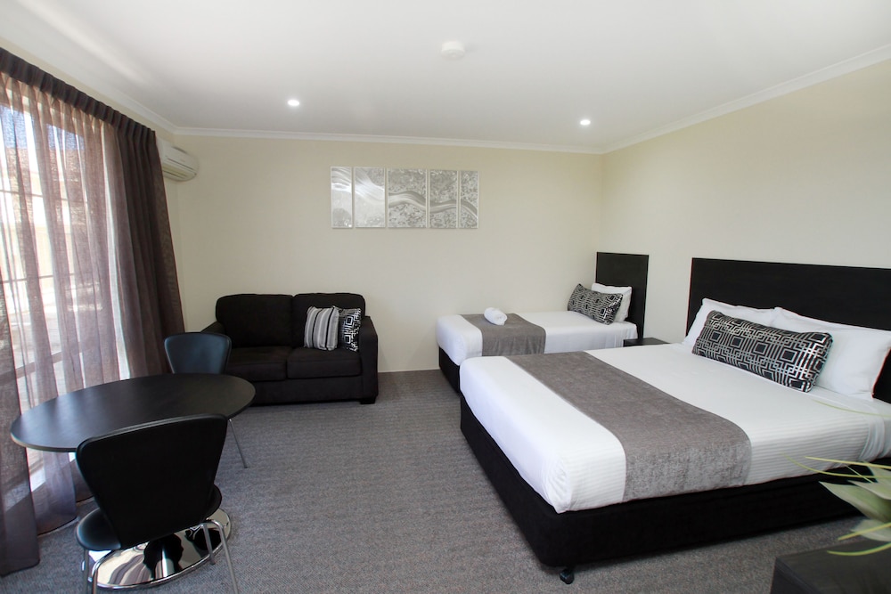 Deluxe Twin Room photo 2