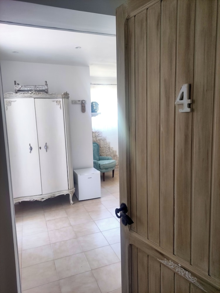 Comfort Triple Room, Hill View