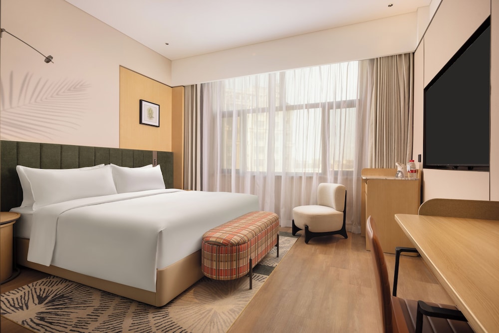 Basic Room, 1 King Bed (Guest)