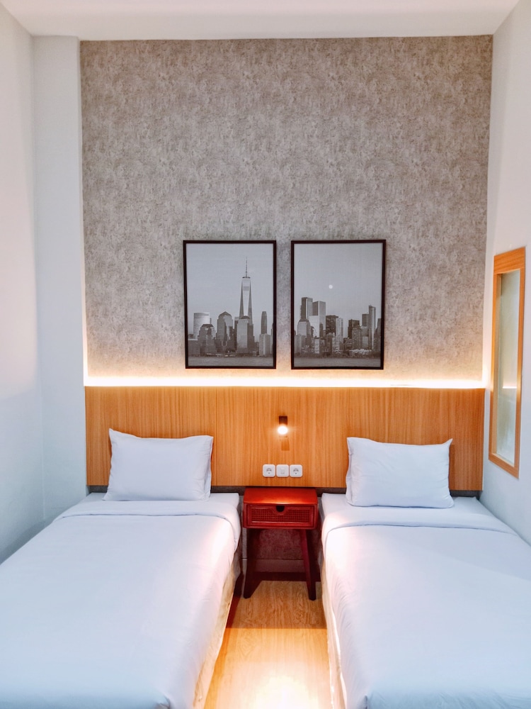 Deluxe Twin Room photo 3