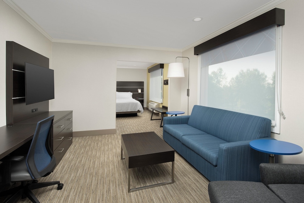 Suite, 1 Bedroom - Photo 1