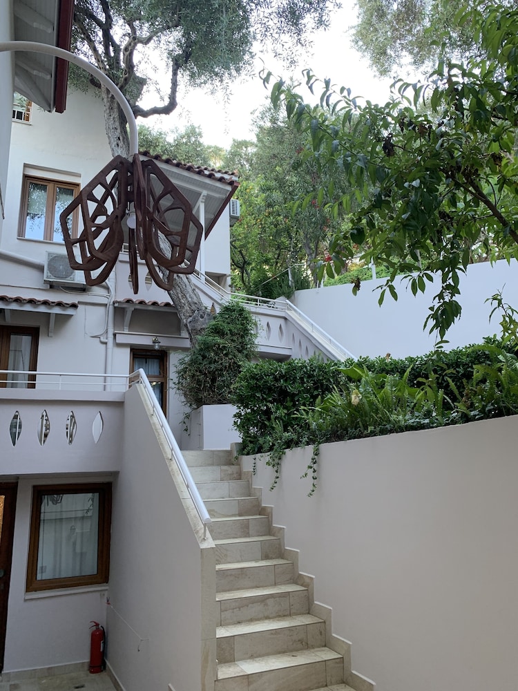 Standard Double Room with Balcony and Garden View photo 2