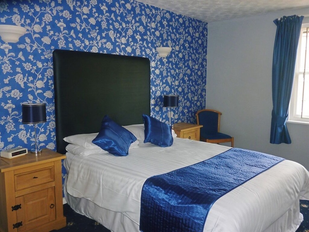 Premier Double Room, Ensuite (with shower over bath) - Photo 2