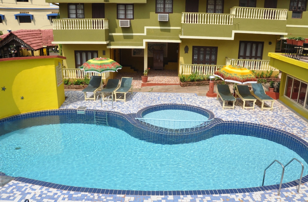 Standard Apartment, 2 Bedrooms, Pool View photo 3