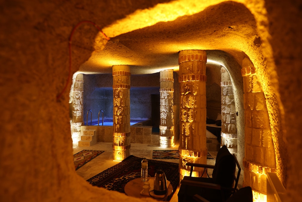 Honeymoon Room photo 2