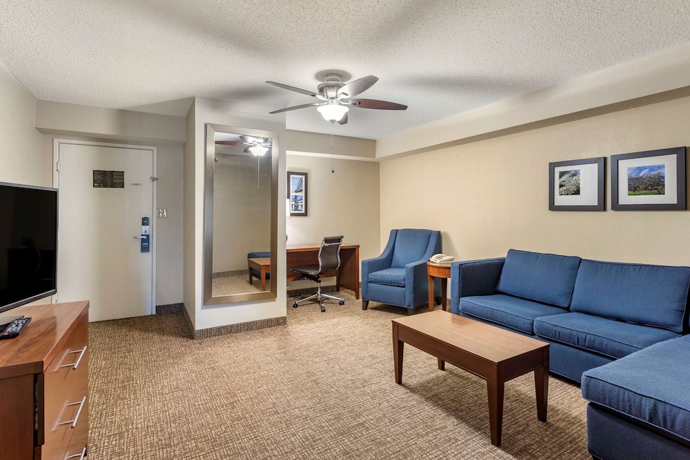 Suite, 2 Queen Beds, Non Smoking - Photo 4