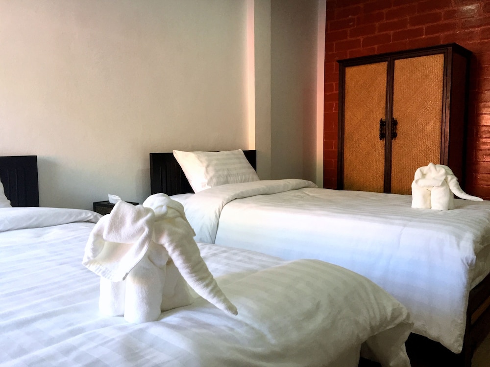 Twin Room with Balcony photo 2